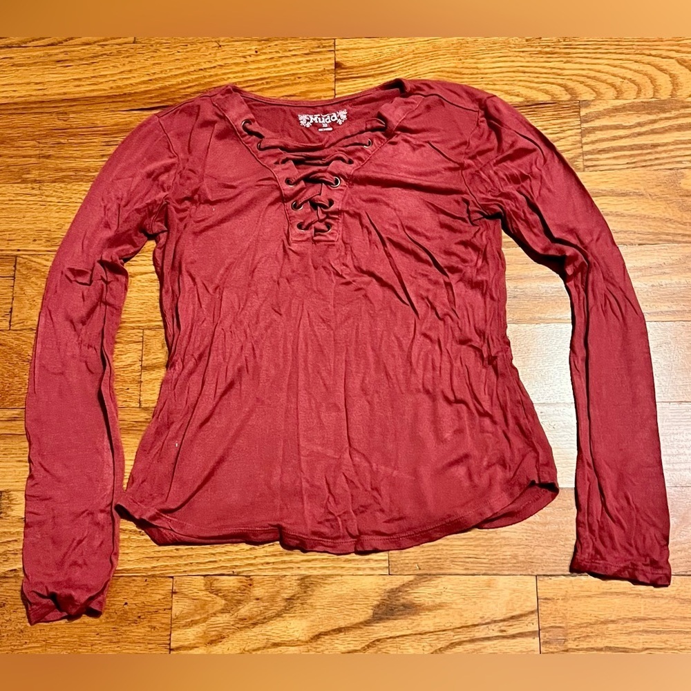 Mudd Lace Front Long Sleeve Tee Junior XS Teen School Tween Burgundy Rust Soft